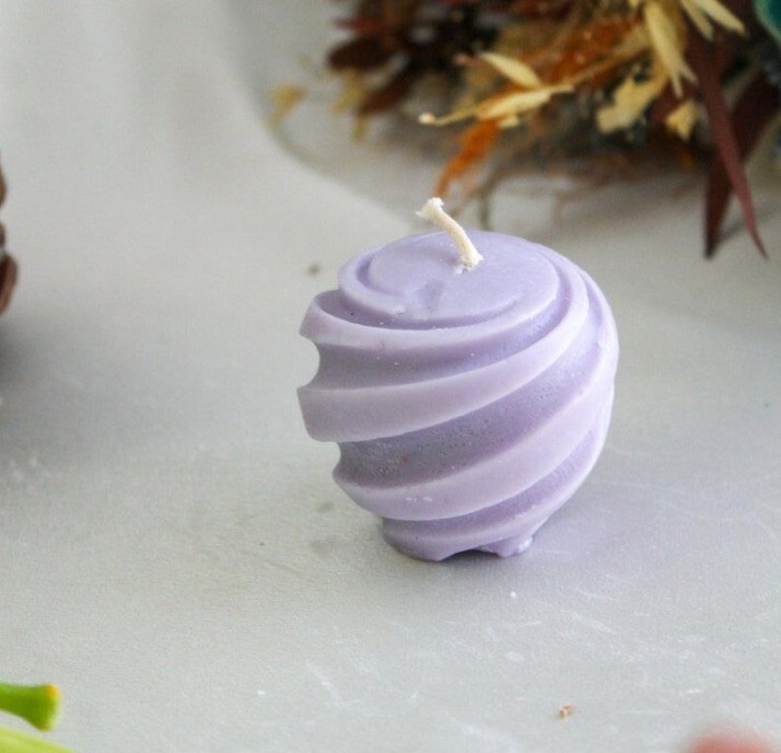 SMALL SPIRAL BALL SHAPE CANDLE