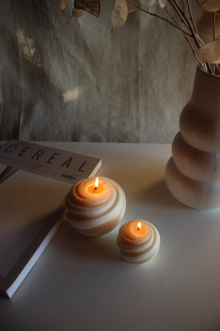 SMALL SPIRAL BALL SHAPE CANDLE