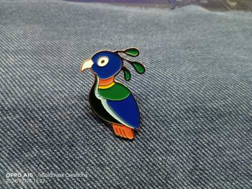 Bird lapel pin