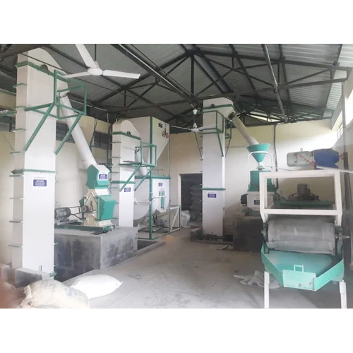 Semi Automatic Poultry Feed Plant