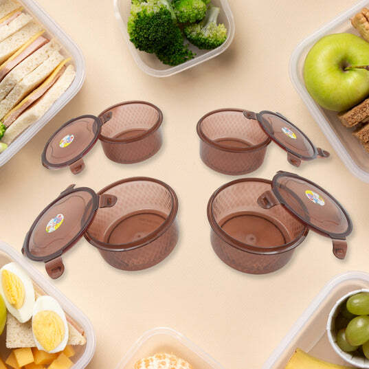 PLASTIC AIRTIGHT 4 PIECES STORAGE CONTAINER AND 1 PIECE SERVING TRAY WITH LIDS (3646)