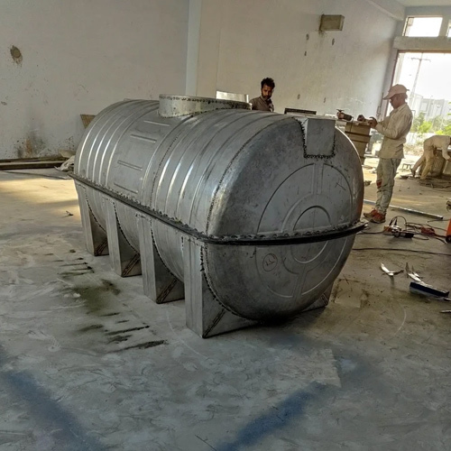 Silver Horizontal Water Tank