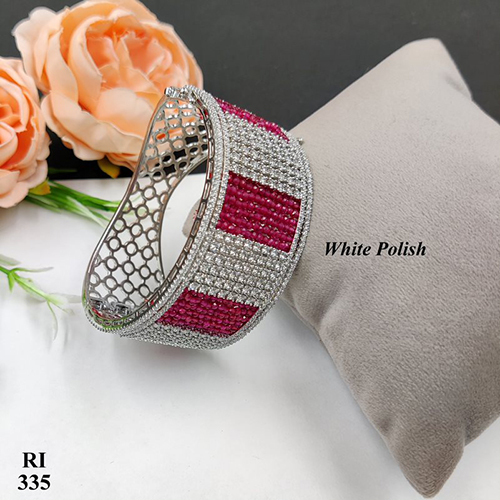 RI335 Ladies White Polish Bracelet