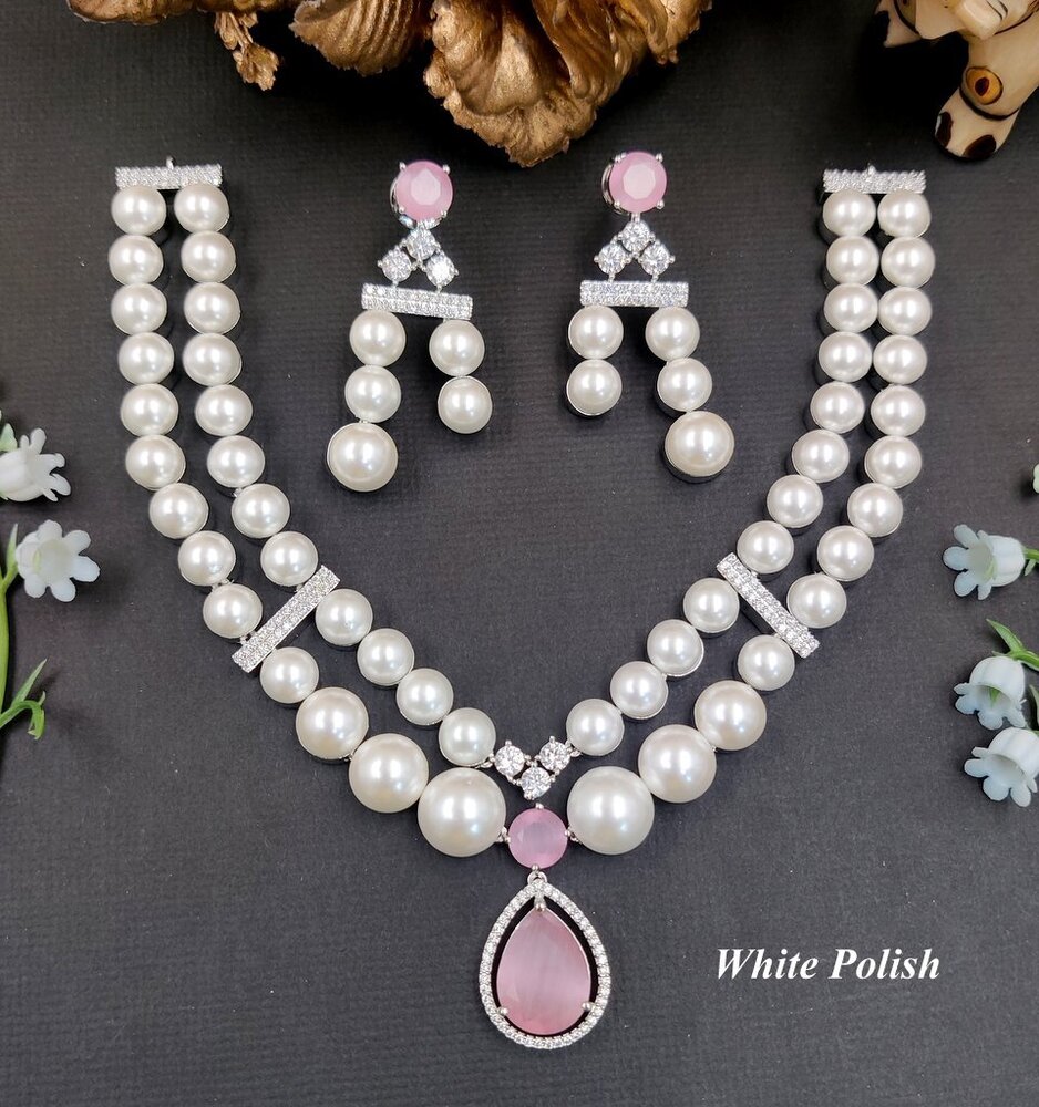 AD Luxurious Pearl Necklace