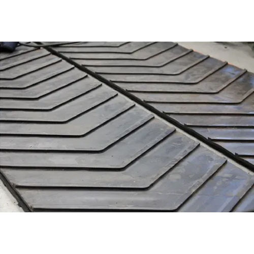 Chevron Cleated Conveyor Belt