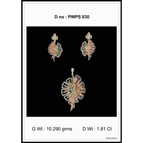 Diamond Studded Gold Ladies Pendant Set Diamond Carat Weight: 1.81 Carat