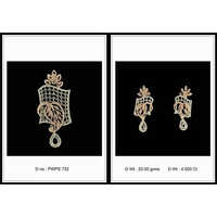 Gold Pendant Set Excellent