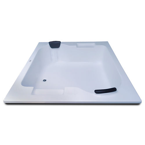 White Innovation 6 Ft X 5.25 Ft Freestanding Bathtub