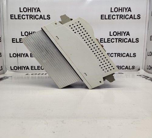 LENZE ECSEP004C4B SERVO DRIVE