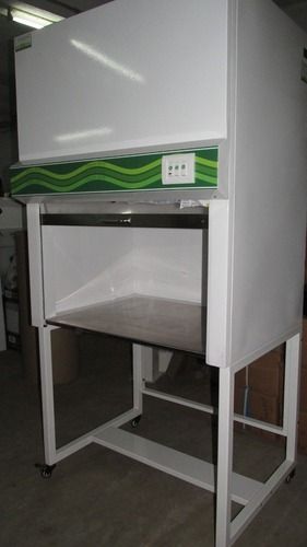 Vertical laminar Flow Cubicle