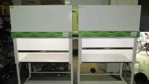 Vertical Laminar Airflow Cubicle