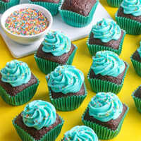 Square Paper Cup - Paper Material, Different Sizes Available, Green Color | Ideal For Sweets, Chocolate & Muffin Serving