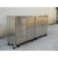 Ss Hospital Cabinet Trolley Dimension (l*w*h): L-4-4.5 Foot (ft)