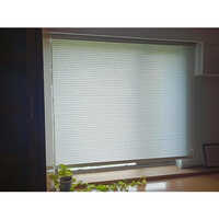 Pleated Window Blinds - Color: Red