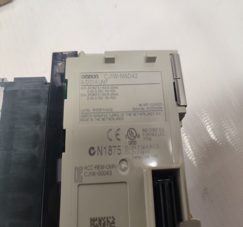 OMRON CJ1W-MAD42 ANALOG INPUT MODULE ( NEW OPEN BOX )