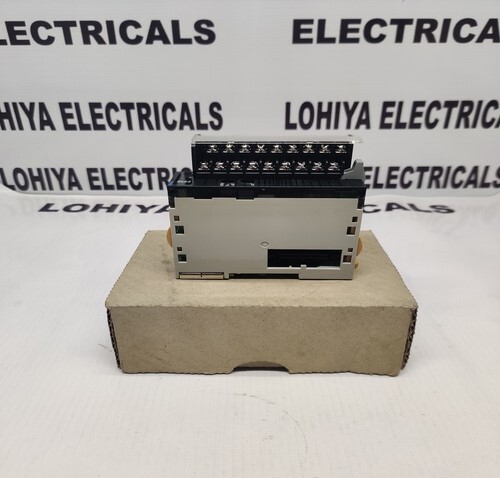 OMRON CJ1W-MAD42 ANALOG INPUT MODULE ( NEW OPEN BOX )