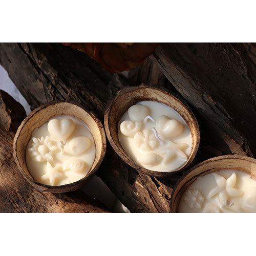 White Coconut Shell Aoma Candle