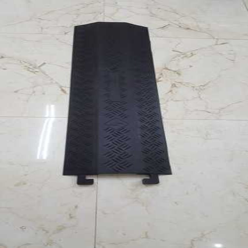 Cable Protector 1 Channel Rubber : Height:20mm