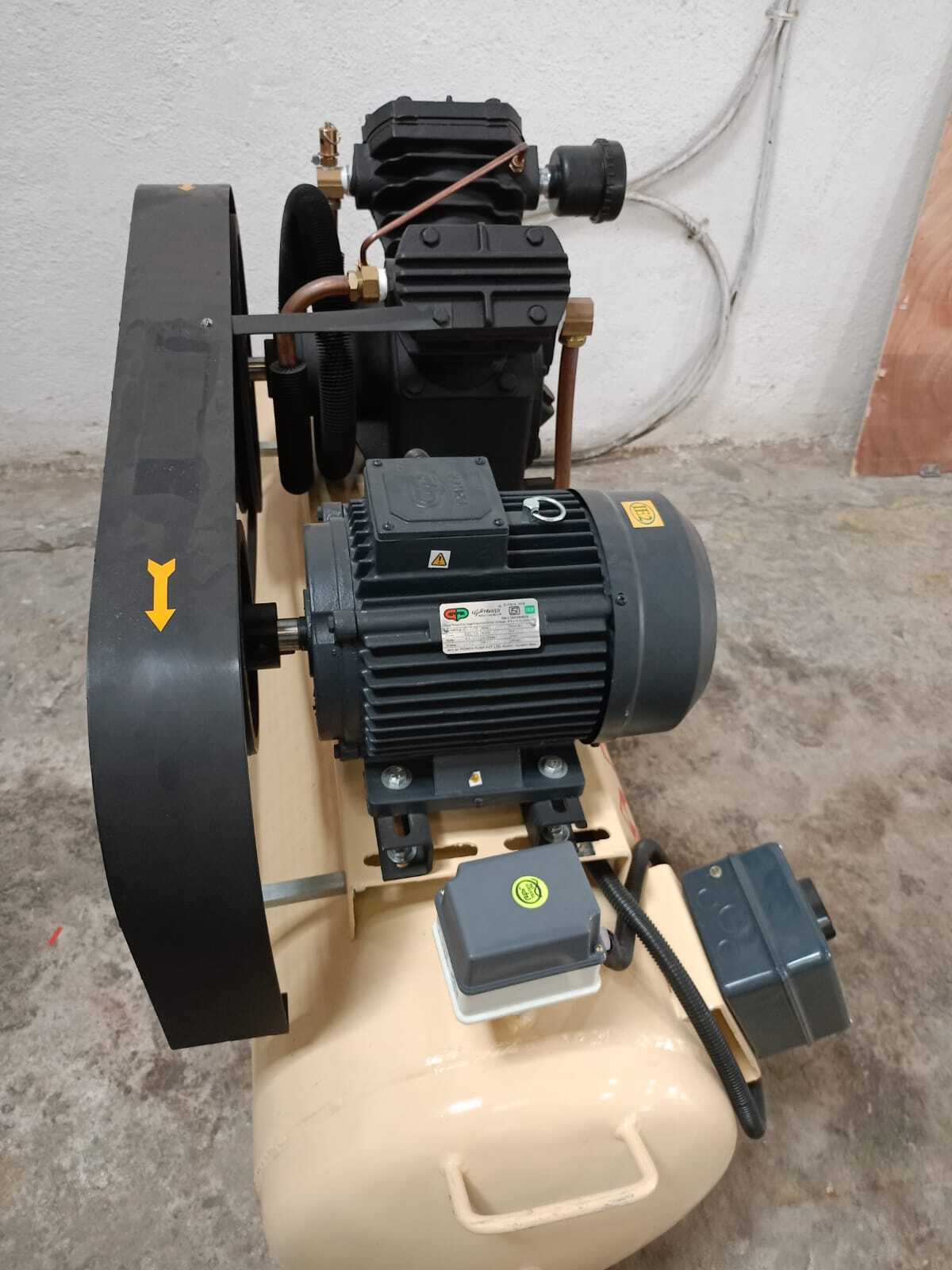 Two Stage Lubricated Air Compressor