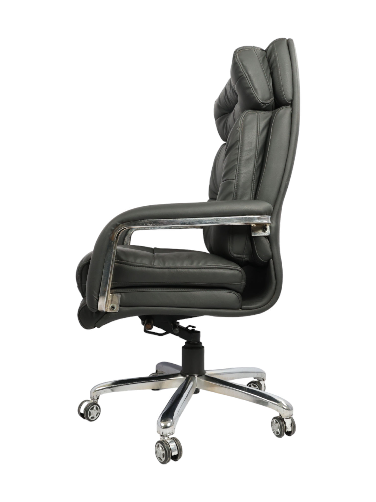 Adhunika High Back Revolving Boss Office Chair With Double Comfort Seat (26x23x49)