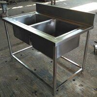 ss table with sink