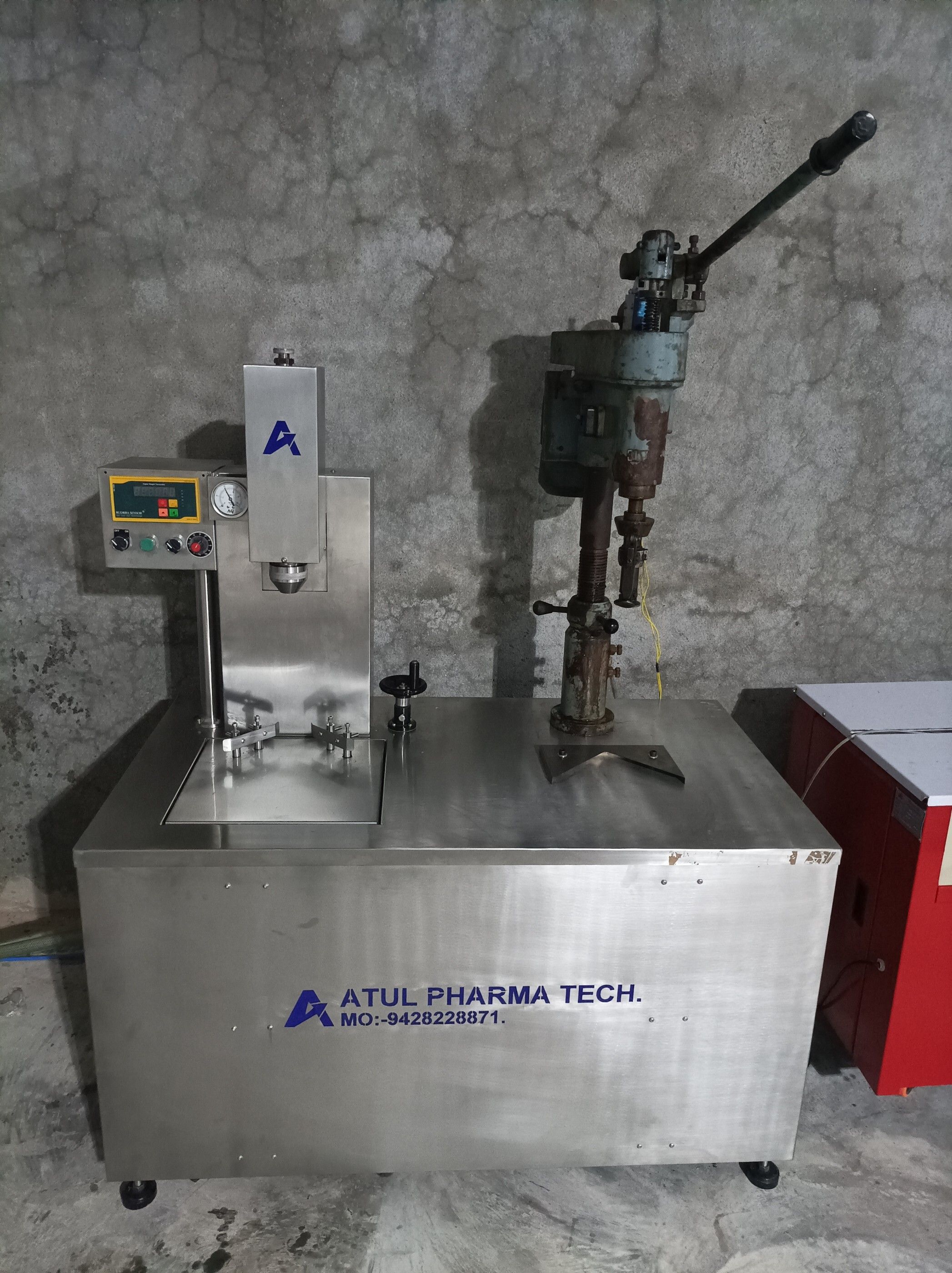 WEIGHING FILLING MACHINE