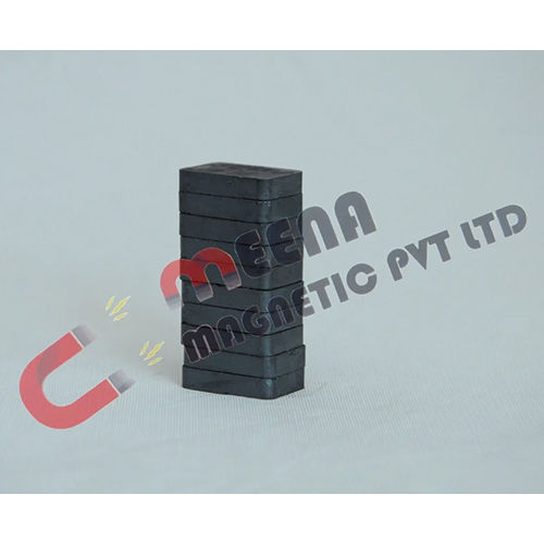 30 Mm Rectangular Ferrite Magnet - Color: Black