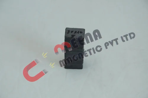 30 MM Rectangular Shaped Ferrite Magnet