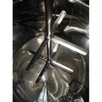 Silver Mixing Tank With Agitator