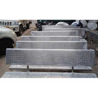Stainless Steel Railway Bench - Ss304 Material, Standard Dimensions, Silver Color | Designed For Seating Capacity Of 10, Heavy-duty Build
