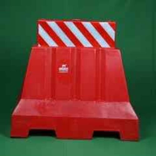 Water Filled Road Barrier 1700 (L) X400 (W ) X 1000 (H ) mm