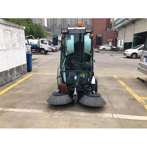 Self Propelled Diesel Oprated Road Sweeping Machine