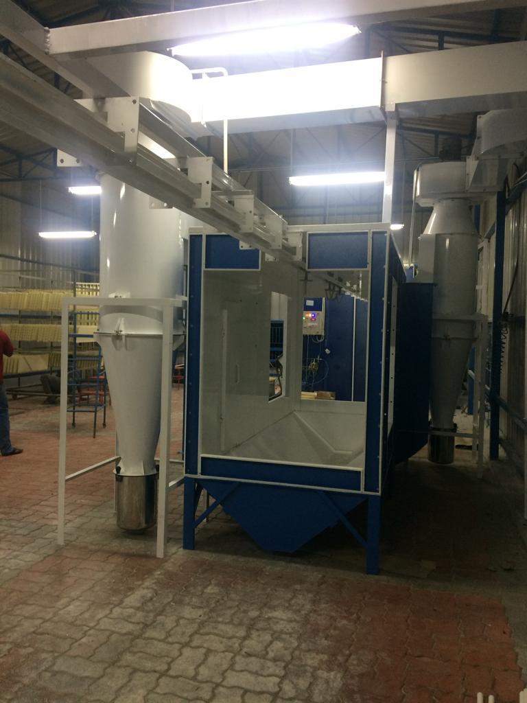 Auto spray booth