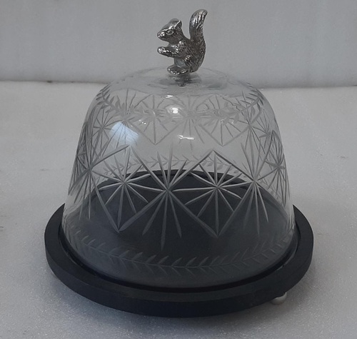 Black Cake Dome With Squirrel knobe