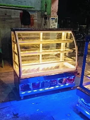 Sweet And Cake Display Counters - Design: Modern