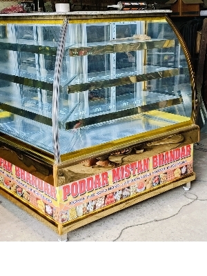 Sweet Display Counter - Stainless Steel, 4 Feet Height | Adjustable Shelves, Polished Finish, Elegant Glass Panels, Suitable for Bakeries and Cafes