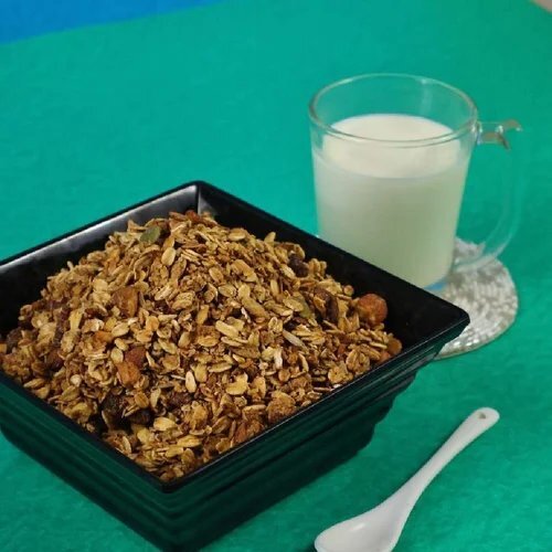 Nuts and Berry Oats Granola (2)