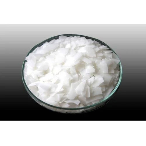 Glycerol Monostearate GMS - Density 970 kg/mÂ³, Soluble Flake Form for Industrial Applications