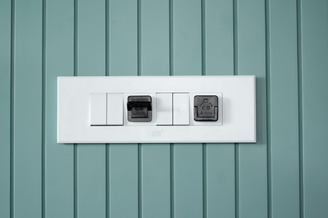 BABY SAFETY ELECTRIC SOCKET PLUG COVER