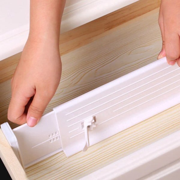 PLASTIC ADJUSTABLE DRAWER DIVIDER