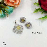 New Stylish Designer Locket Set