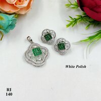 New Stylish Designer Locket Set