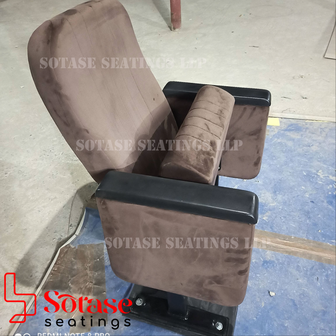 Sotase Auditorium Tip-Chair With Writing Pad