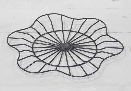 Iron Wire Flower Shape Charger Plate