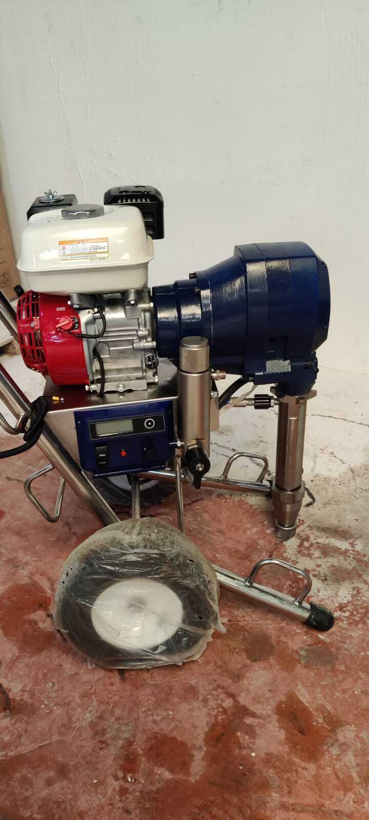 Wall Putty Spray Painting Machine 950 Petrol