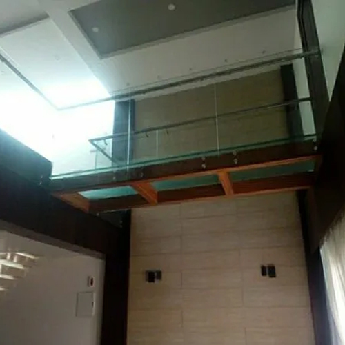 High Grade Glass Walkway
