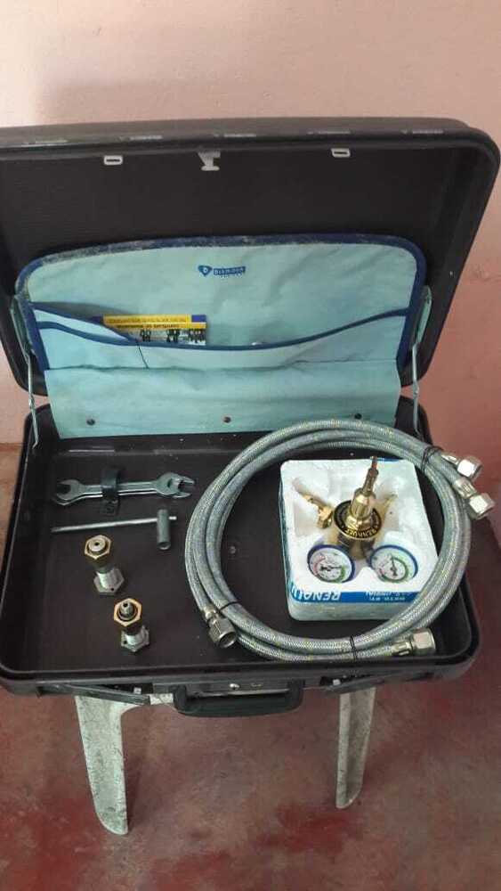 Universal SF6 gas filling kit for RMU