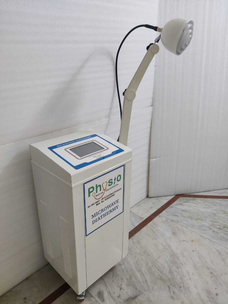 Microwave diathermy machine