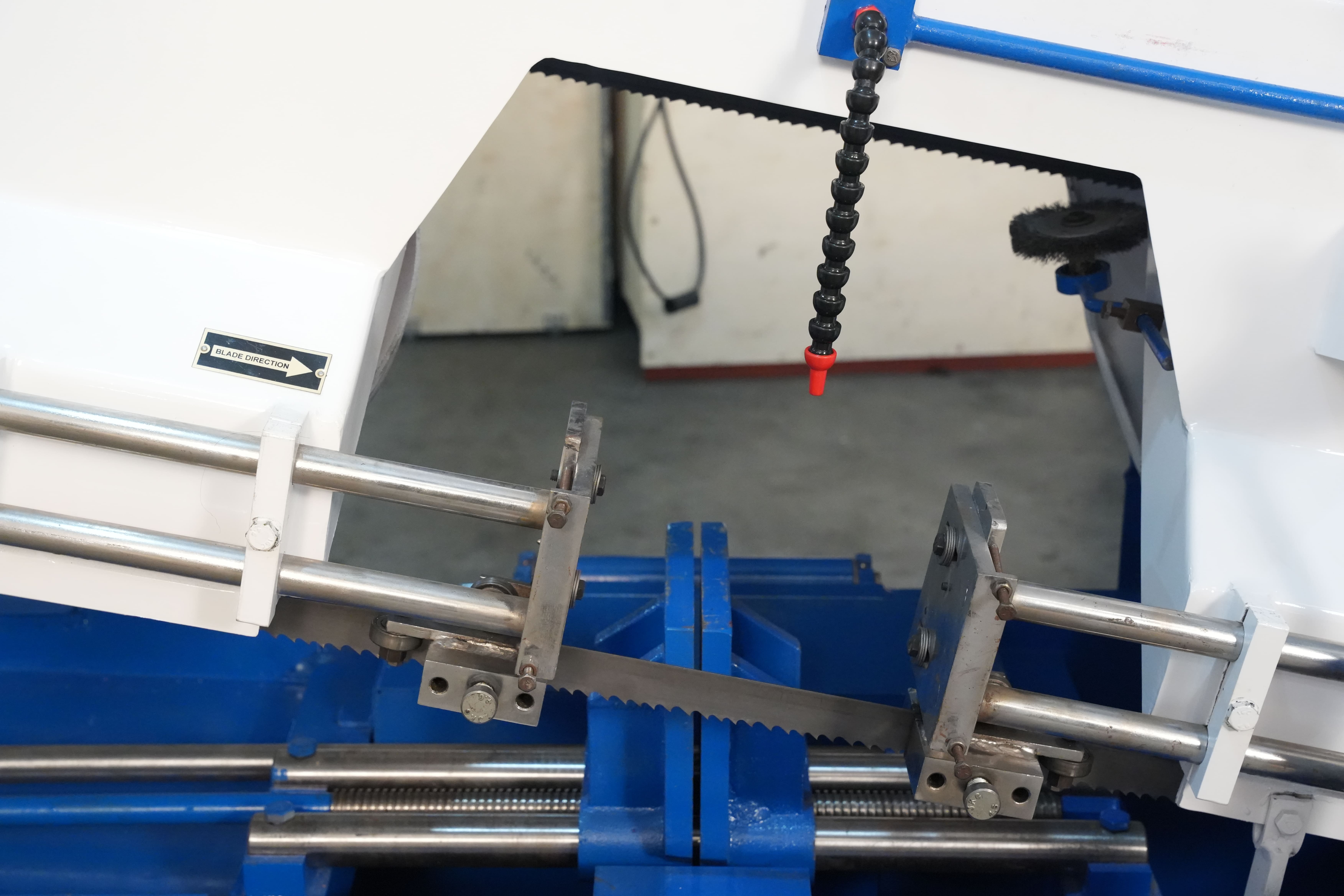 300 MM BANDSAW MACHINE