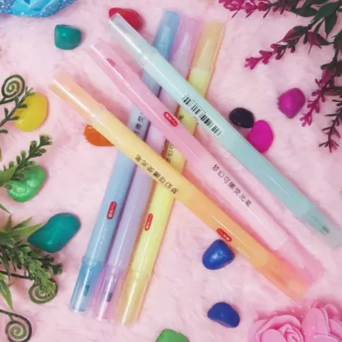 Eraseable highlighter pen